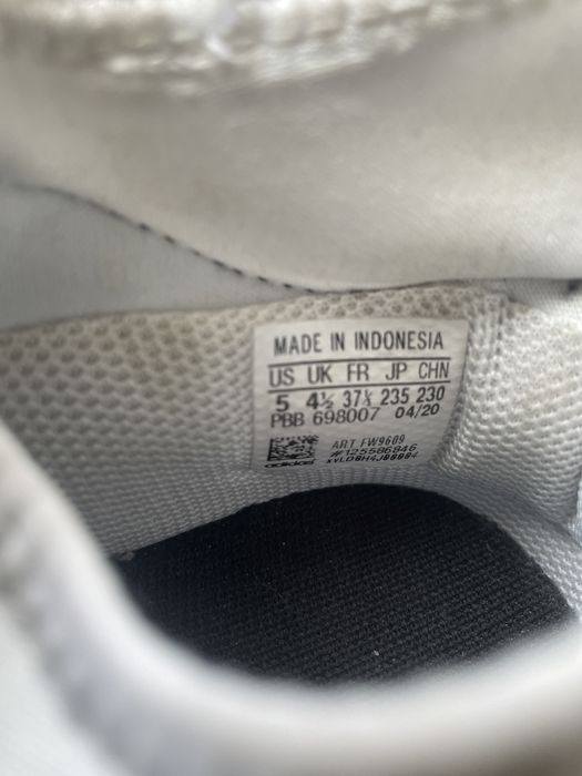 Vând Adidas predator