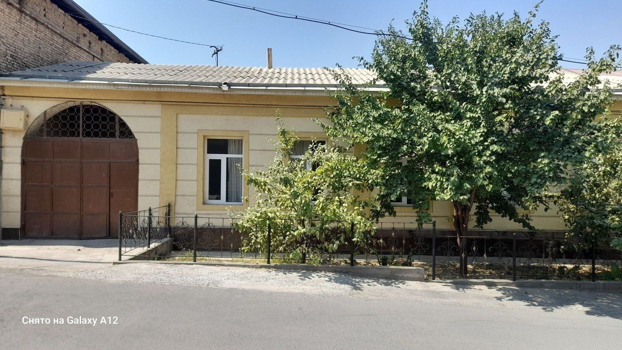 Uy sotiladi srochni 13 sotih