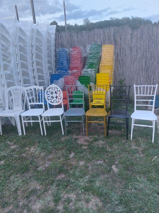 Vand mese de terasa cu scaune, sezlonguri