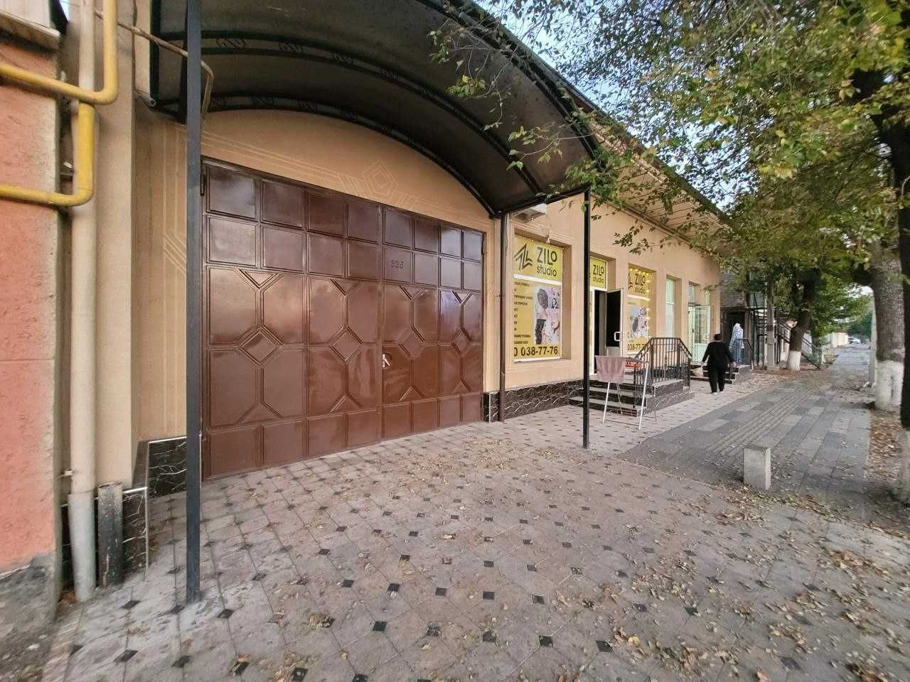 Продается дом с земелным участком , напротив Ок уй Мечете .