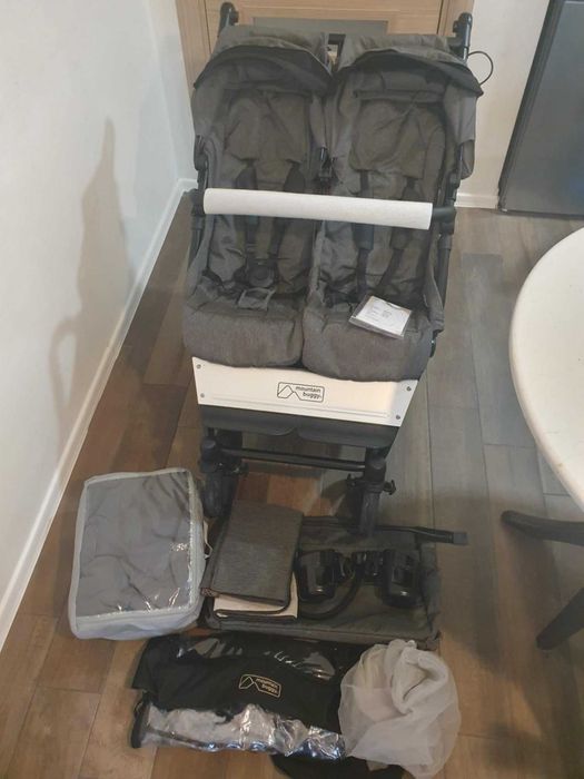 Mountain Buggy Duet V3 Luxury Collection количка за близнаци породени