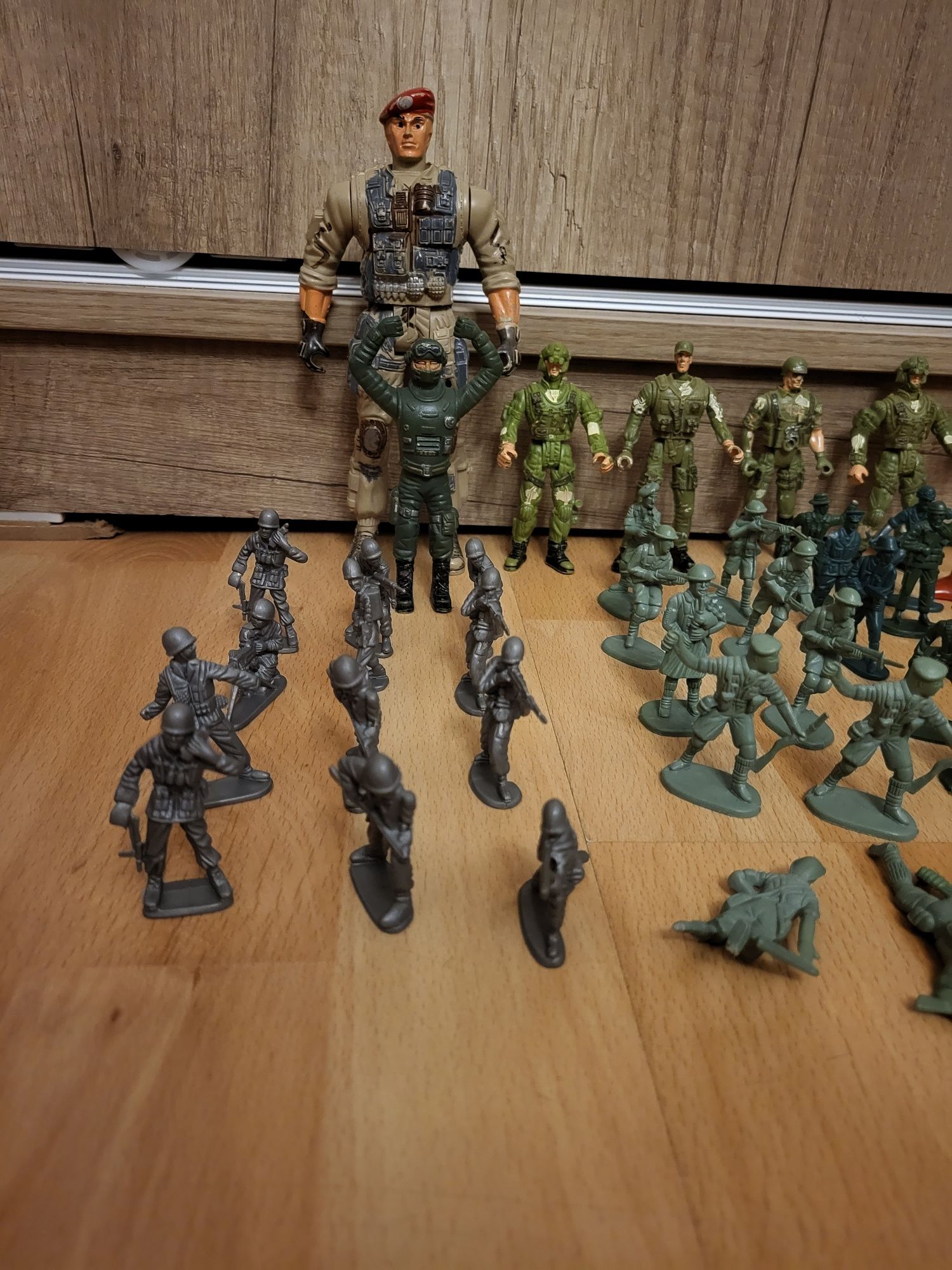 Figurine soldați