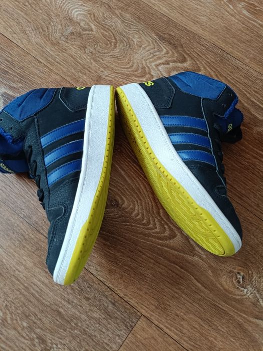 Децки кецове Адидас .