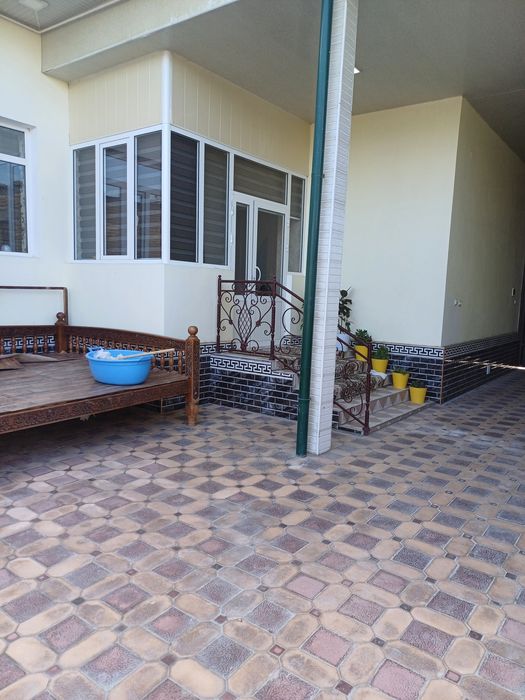 Продаю  дом в Бектемирском районе( ориентир- Фут-сити). 3.  8 сотокк