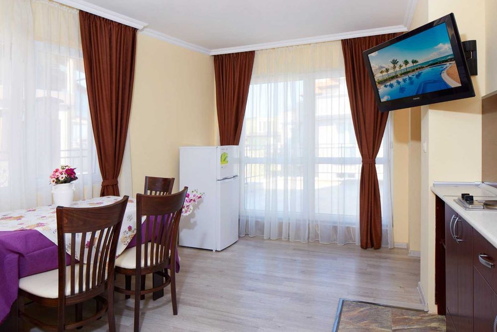 Продава се Двустаен апартамент в Несебър - 77 кв.м за 1376 €/кв.м - Снимка #4