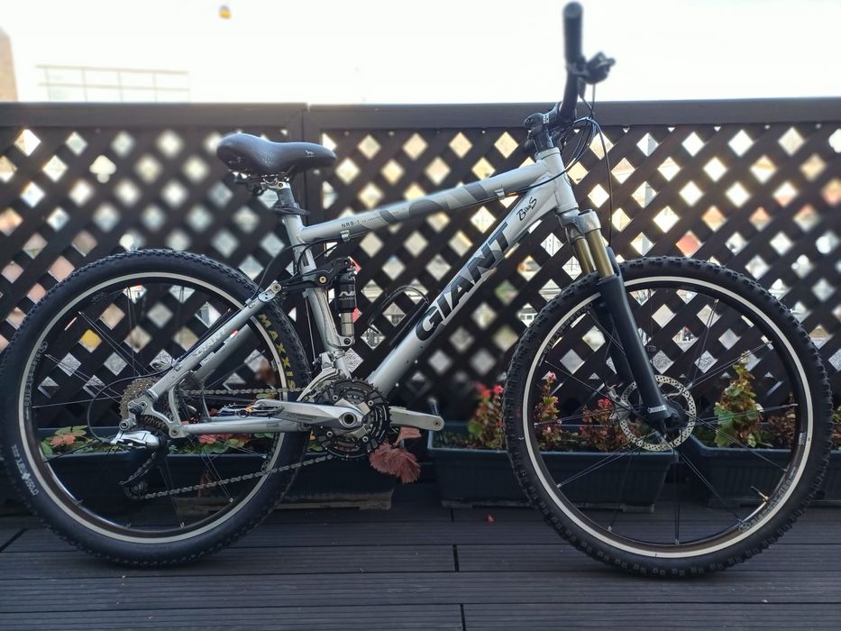 Vând bicicleta Giant