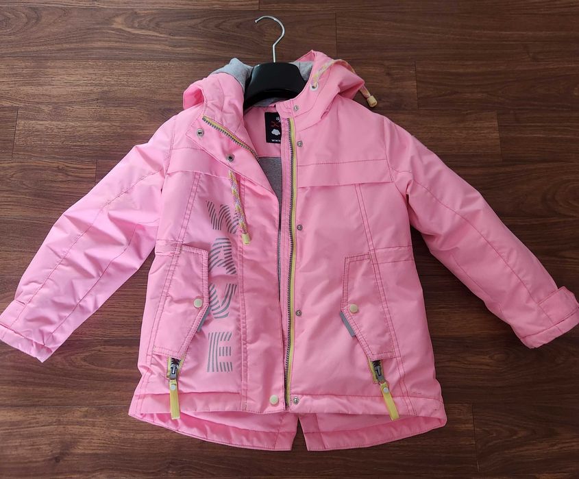 Демисезонная куртка, размер 116 см.
