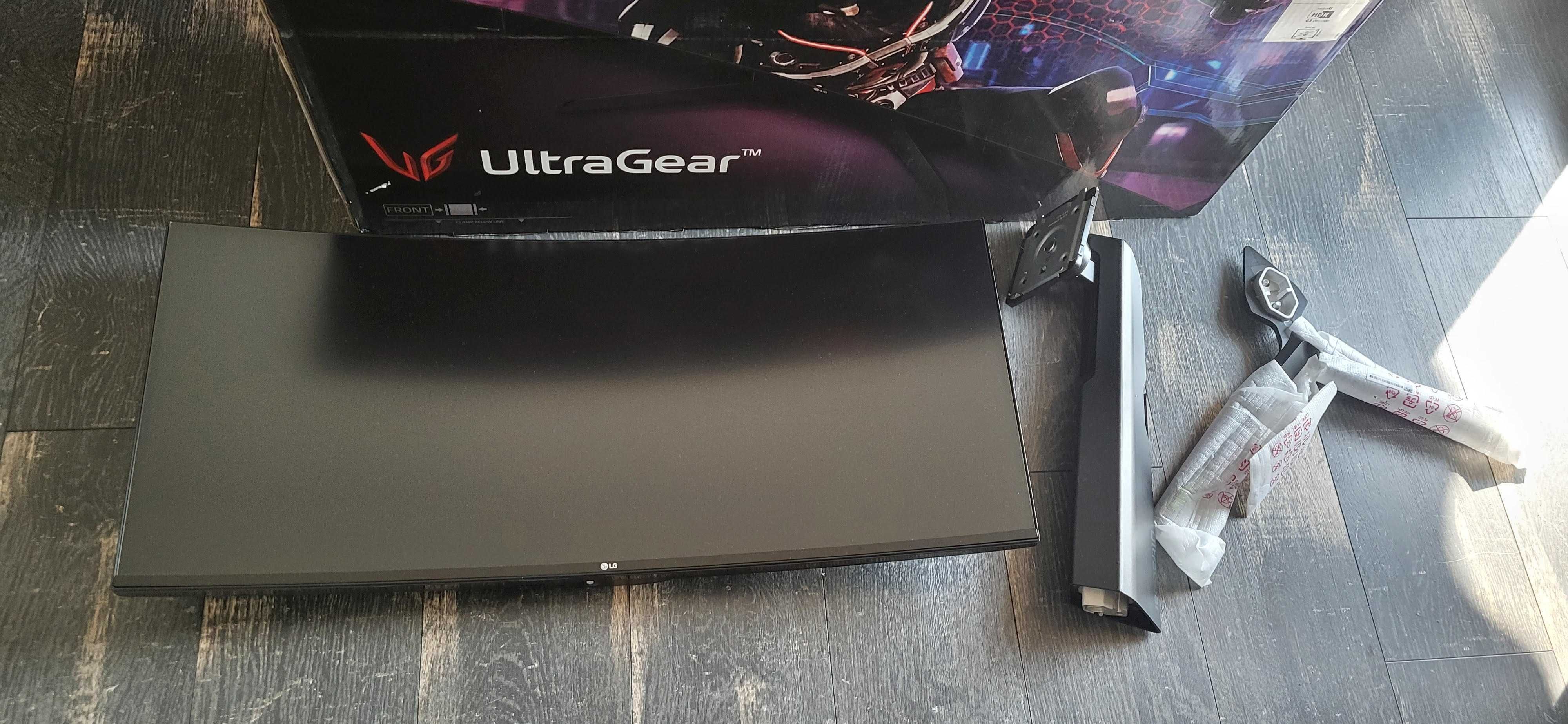 Монитор LG 34-инчов UltraWid QHD(3440x1440), извит геймърски