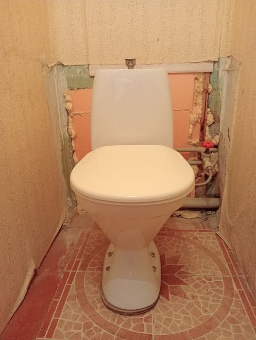 Продам Унитаз б/у в хорошем состоянии