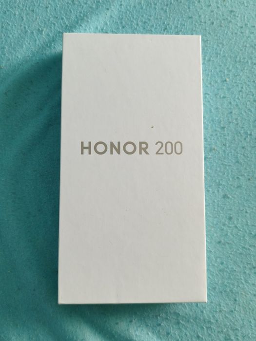 Vand Honor 200 cu tot cu husa de protectie