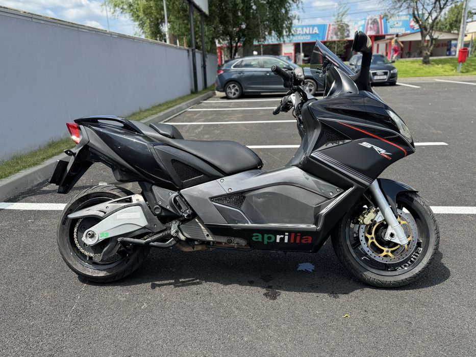 Aprilia SRV 850 maxi scuter gilera gp 800