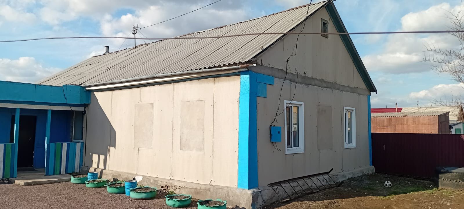 Частный дом в центре поселка