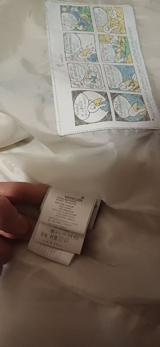 Se vinde geacă Monclear mărimea S plus căciulă Monclear