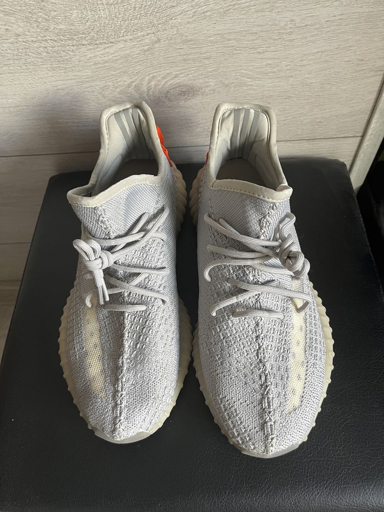 Adidas Yeezy Tail light 350 boost