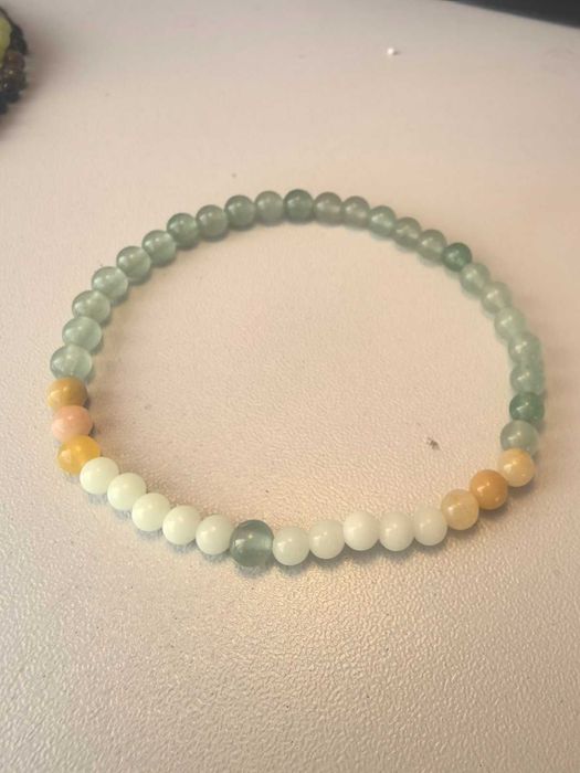 Гривни с кауза за лечение