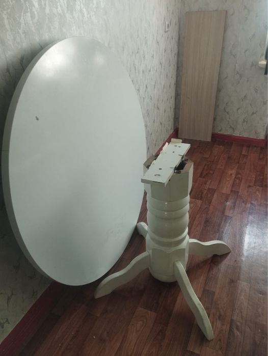 Продам стол  в разобронном виде
