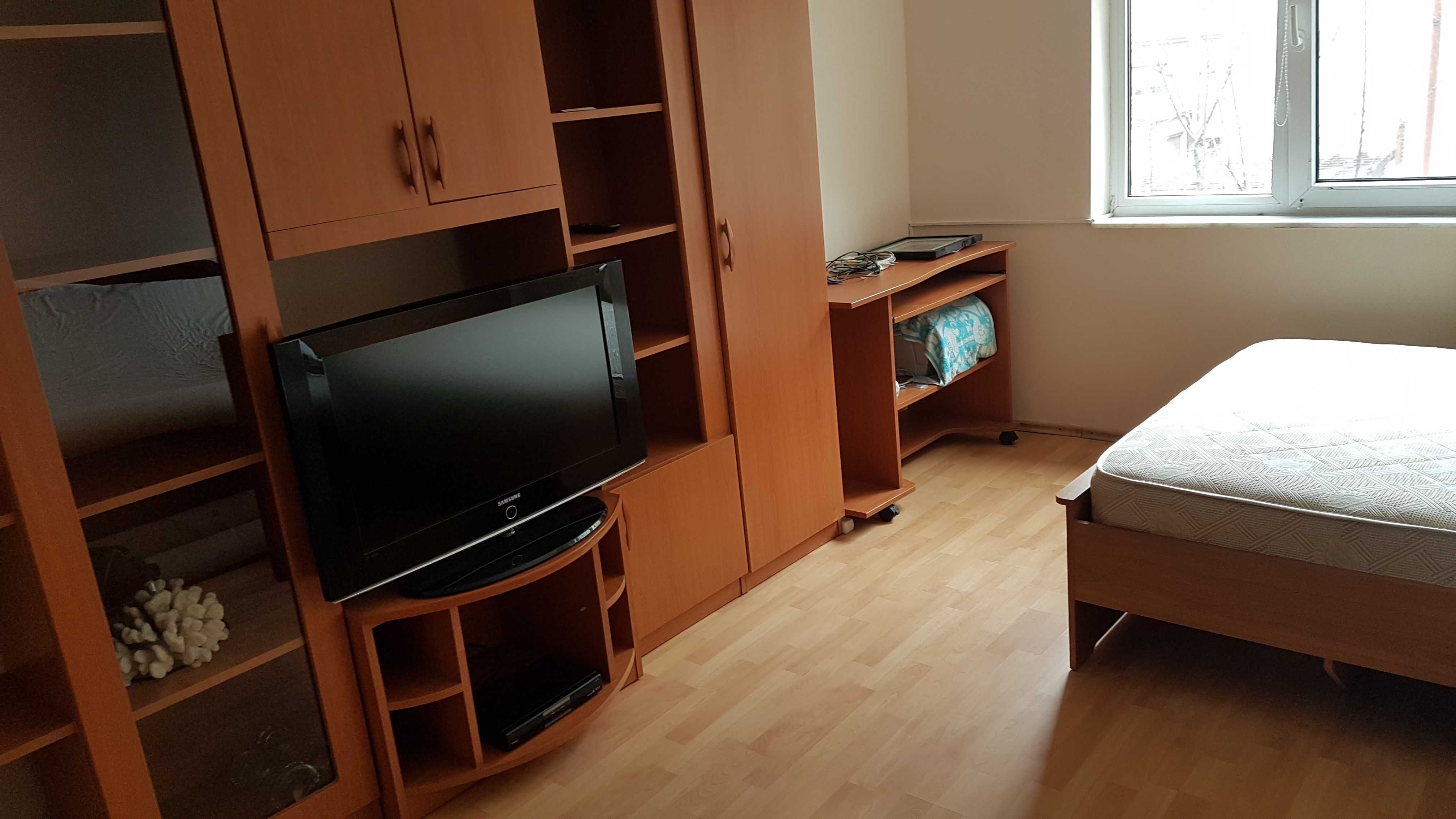 Vand apartament cu 2 camere, pe bd. Dezrobirii nr 149