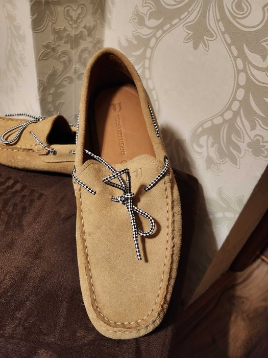 Продават се мъжки мокасини