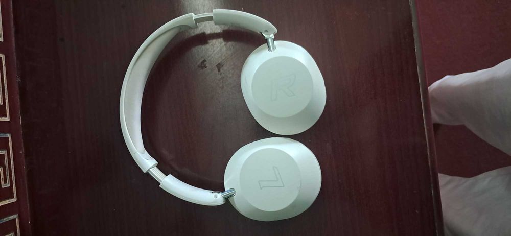 Simsiz naushnik. Simsiz quloqchin