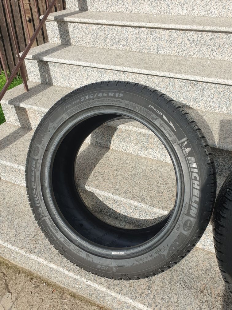 Зимни гуми Michelin 235/45/17