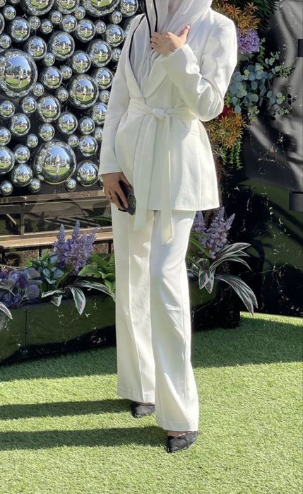 Костюм-брюк от бренда ЗАРА (36 размер)