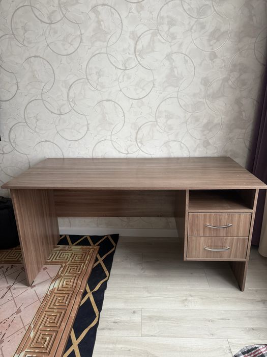 Продам офисный стол