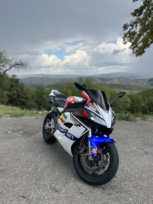 Honda CBR1000RR Fireblade 2004