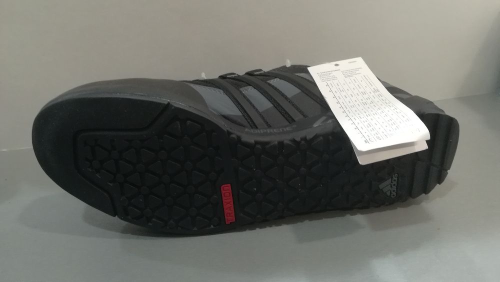 Adidas Adiprene N40/25sm.Ниски есенно-зимни маратонкиi.Нови.Оригинал.