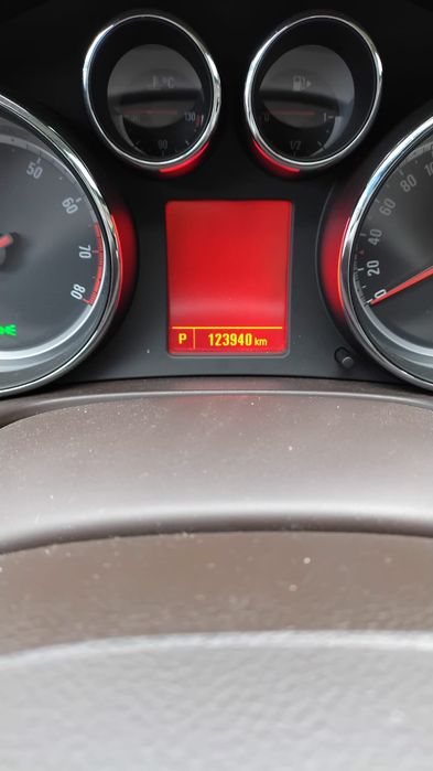 Vând opel insignia sau schimb cu autoutilitară