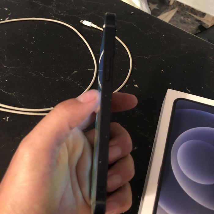 Iphone 12 negru 68 gb