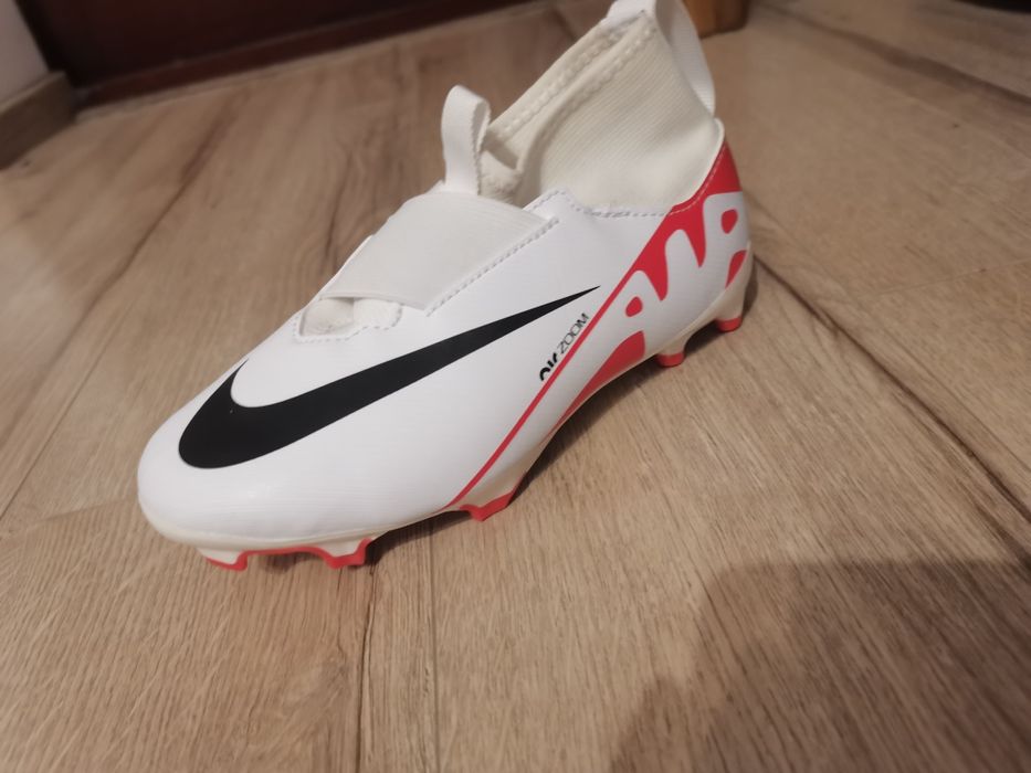 Ghete de fotbal nike