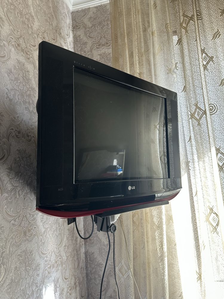 Продается старый телевизор LG