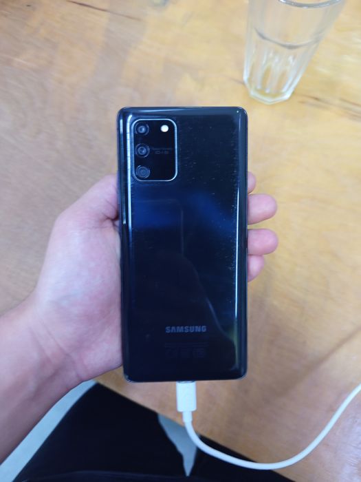 Samsung s10 laite