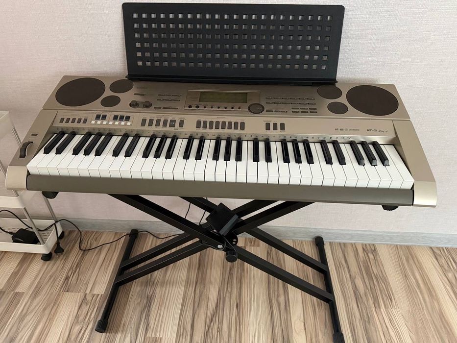 Casio AT-3 Синтезатор
