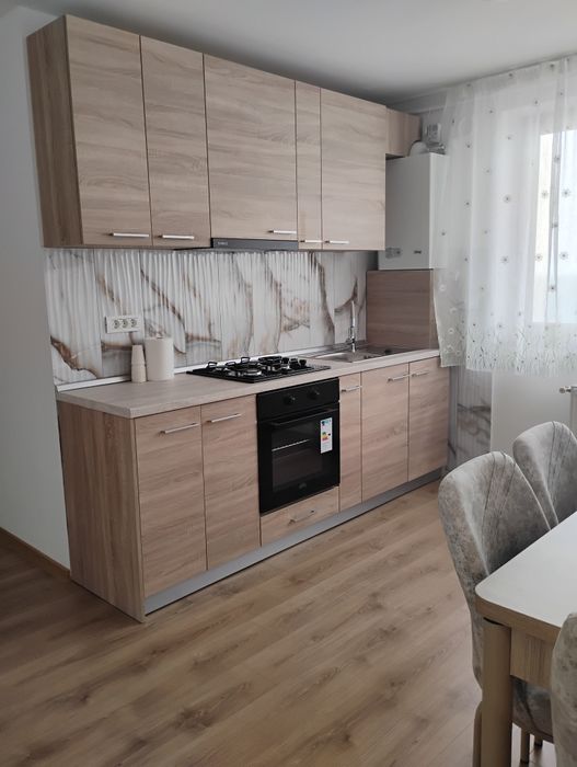 Închiriez apartament cu 2 camere și parcare subterană zona Zorilor