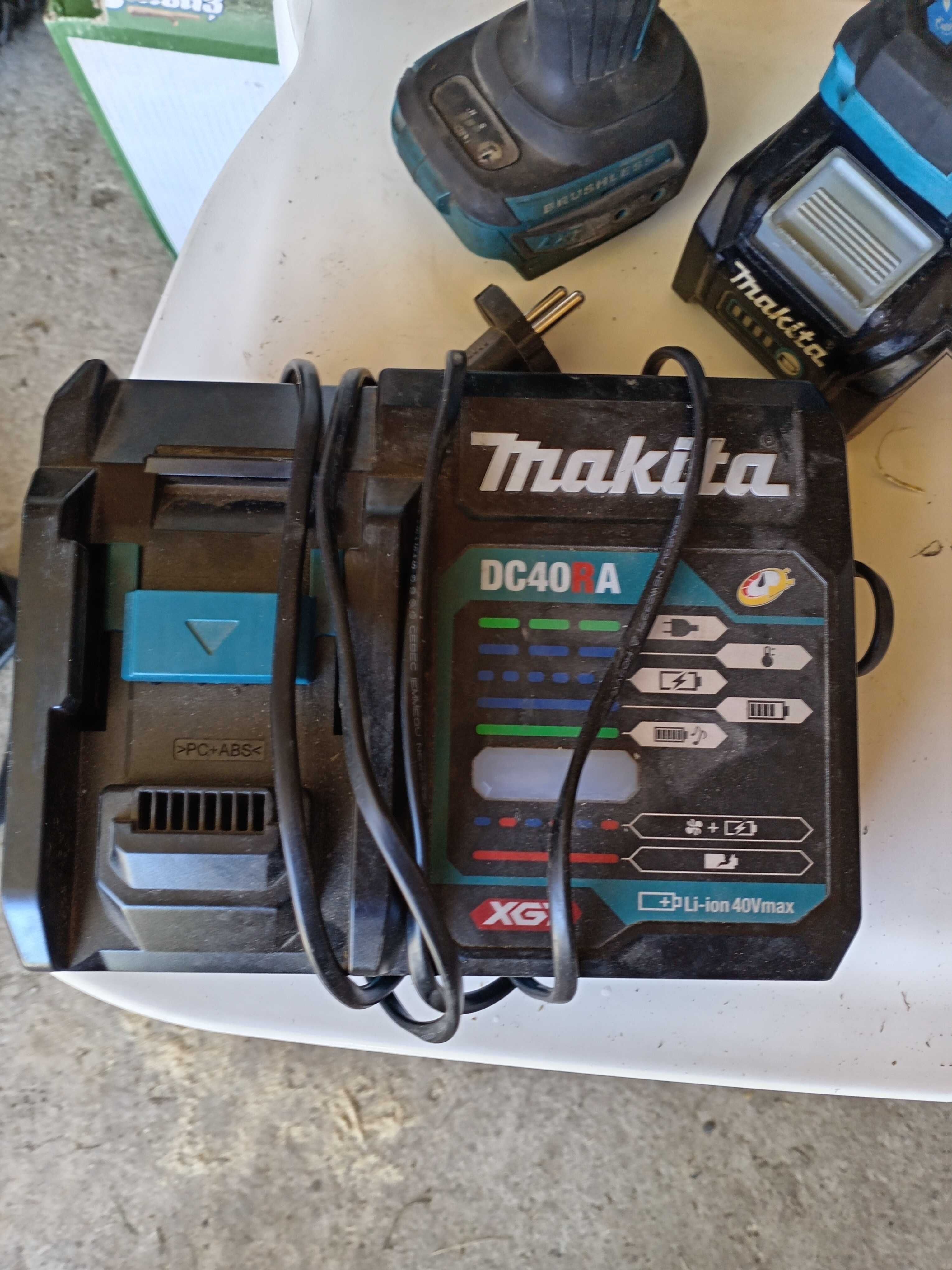 Makita pistoale de impact 1/2 + baterie  + încărcător