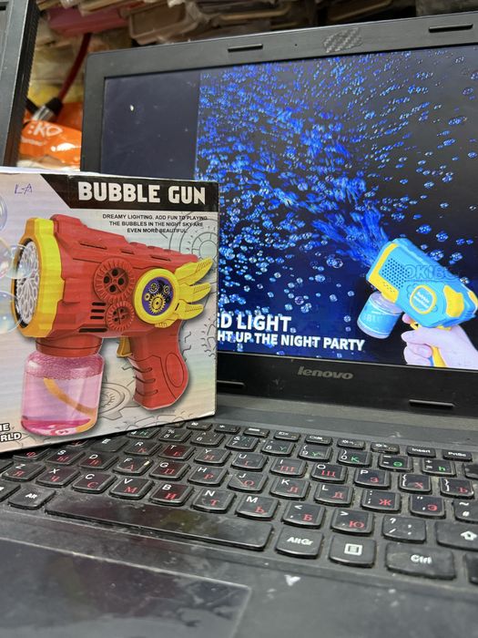 Пузырьковый пистолет, аппарат для создания искусственных пузырей