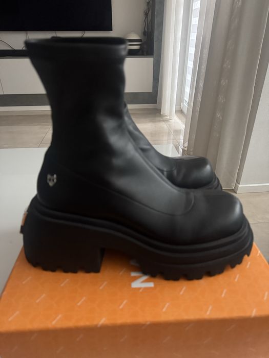 Боти Naked Wolfe