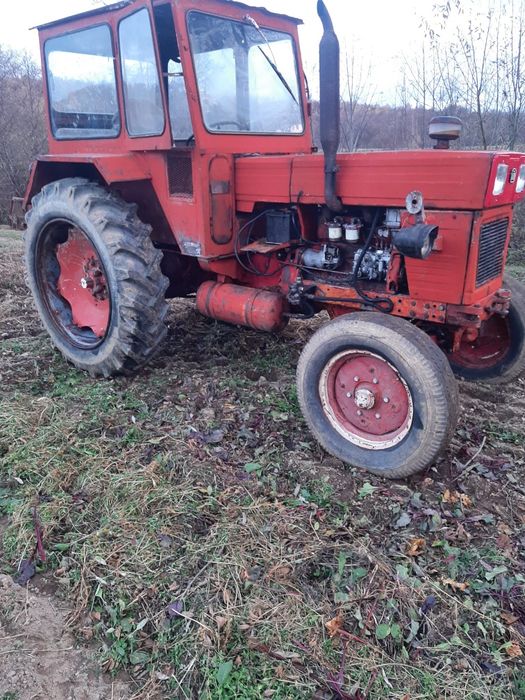 Vând tractor u650 cu plug
