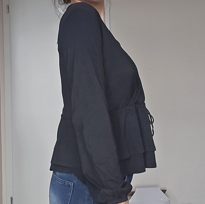 Черна блуза с връзки H&M