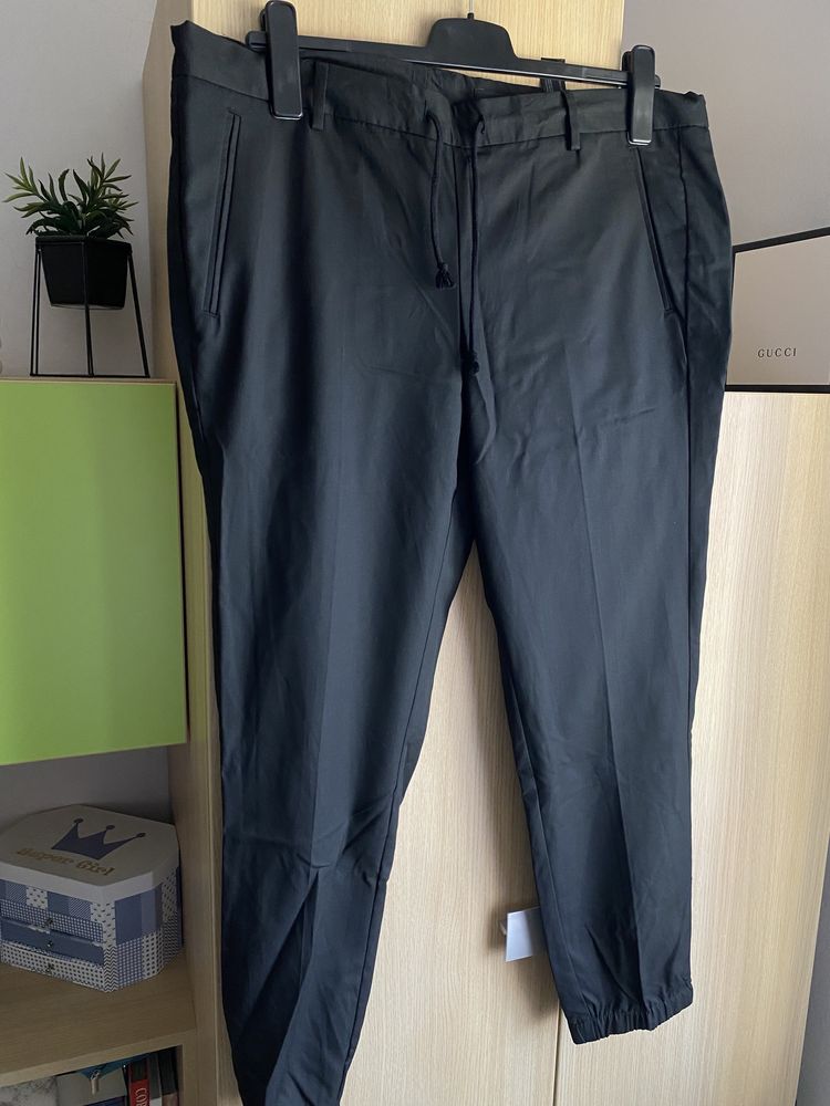 Pantaloni moderni, marimea XL