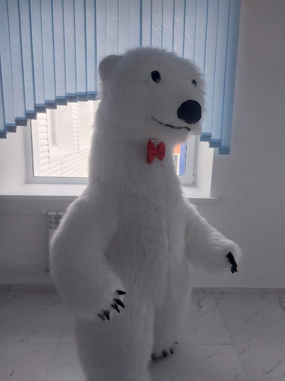 Белый мишка на ваши торжества!