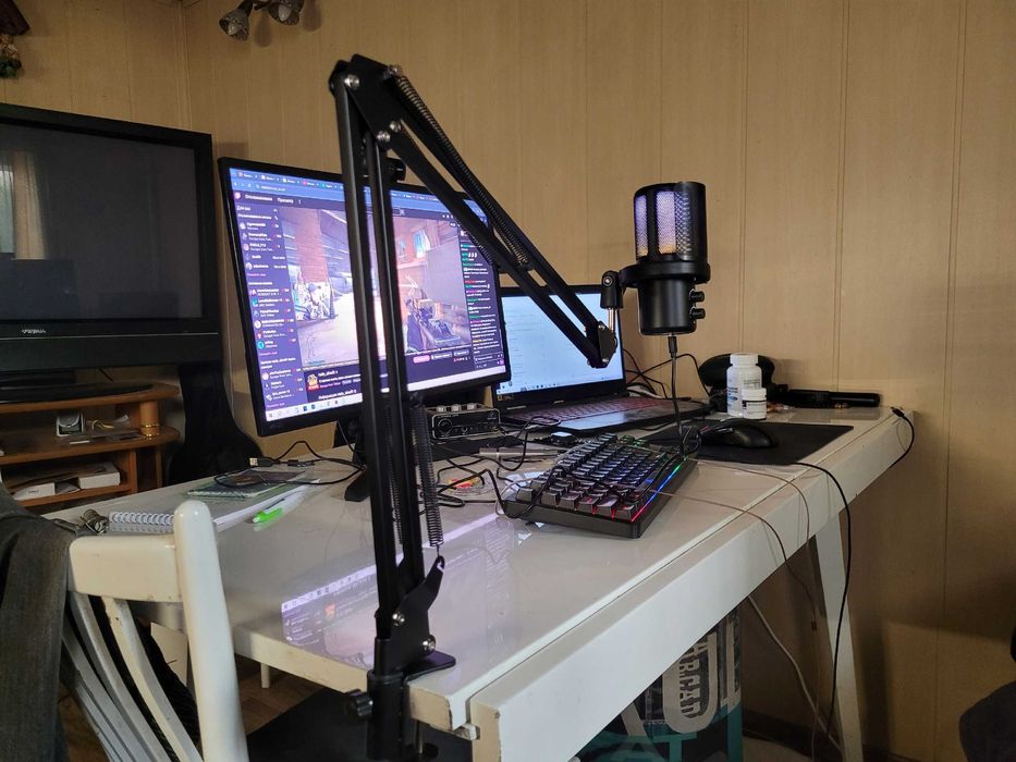 Микрофон с пантографом