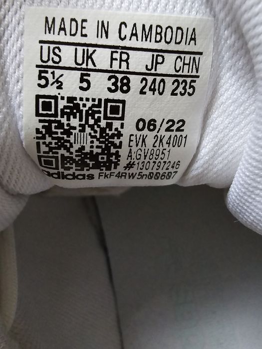 Adidas  Ozelia Nr 38