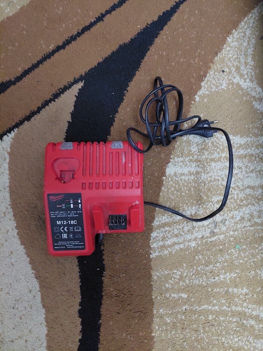 Acumulator milwaukee m12 si m18 ,bosch 4.0 Ah
