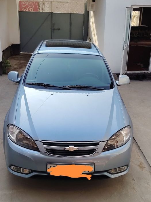 Автомобмиль гентра