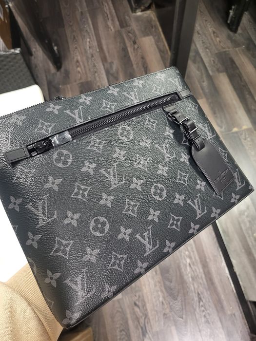 Чанта Louis Vuitton Takeoff Pouch
