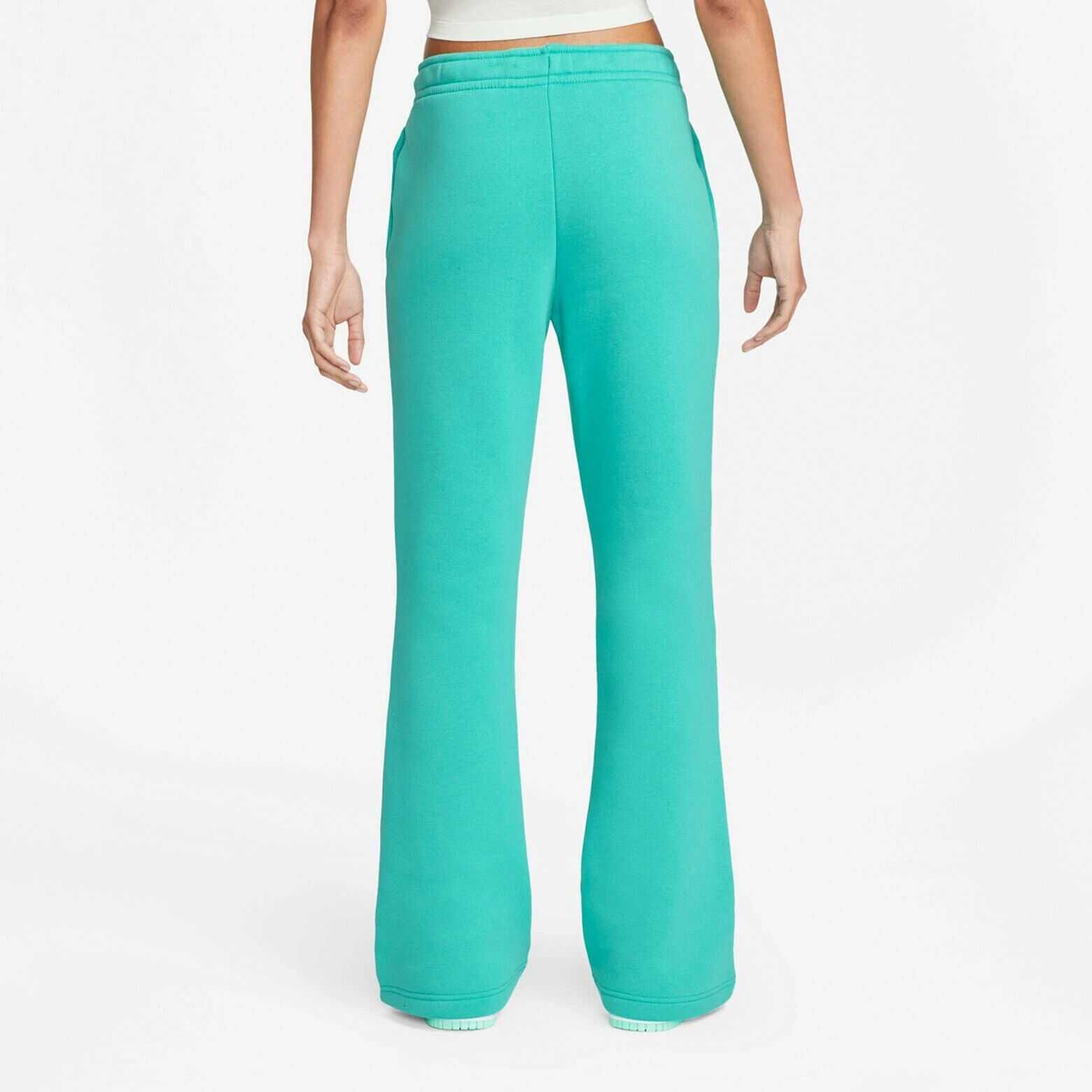 НОВО Nike Be Kind Flared Fleece Joggers ОРИГИНАЛНО дамско долнище М