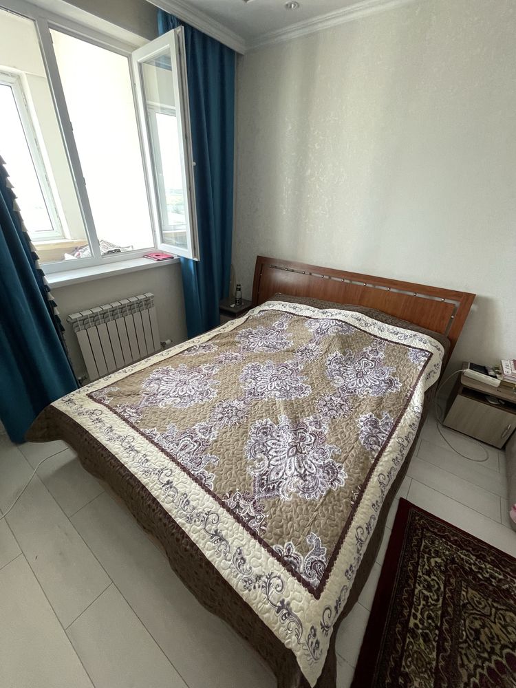 Кровать с матрасом