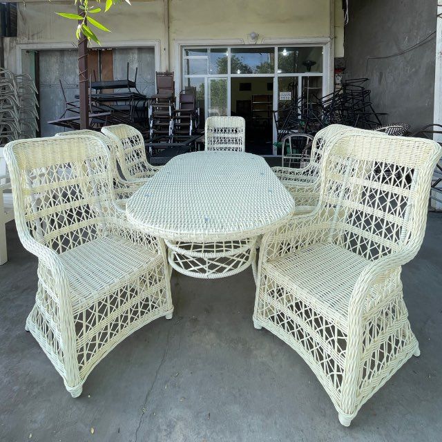 Ratan toʻqima mebel